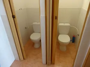 sociální zařízení - 2 samostatná WC