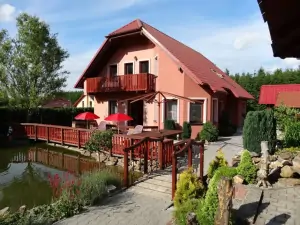rekreační dům Šlapanov se nachází v tiché ulici na kraji obce