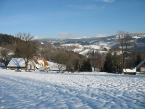 kousek nad chalupou je krásný výhled do okolí