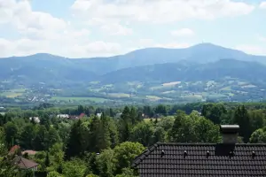 z balkonu je nádherný výhled na Lysou horu (nejvyšší hora Moravskoslezských Beskyd)