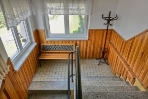 schodiště do obytného prvního patra