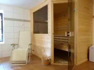 sauna s ochlazovnou je k dispozici za poplatek