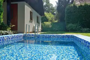 bazén u chaty Nové Město nad Metují