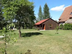 chata Roudná leží na kraji malé obce jen 100 m od řeky Lužnice