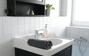 podkroví: umyvadlo v koupelně