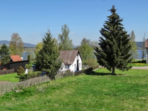 z balkonu je částečný výhled k Lipenské přehradě