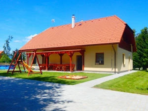 chalupa Černá v Pošumaví nabízí pronájem pro 16 až 18 osob