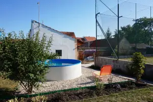 nadzemní kruhový bazén (průměr 3 m)