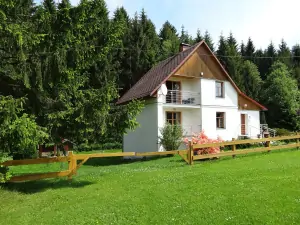 chata Doubice se nachází v atraktivní lokalitě nedaleko od NP České Švýcarsko