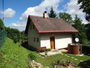 chata Velké Svatoňovice nabízí pronájem pro 7 až 8 osob