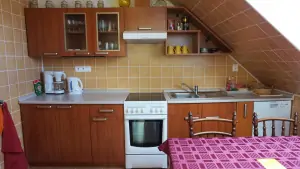 podkrovní apartmán - obytná kuchyně