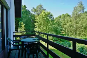 balkón s výhledem na řeku Lužnici - zahradní nábytek