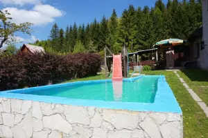 po dohodě s majitelem chalupy lze využít rovněž zapuštěný bazén