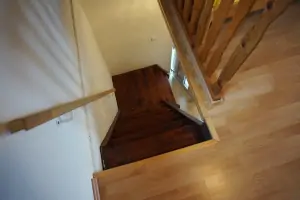 schody do podkrovní ložnice