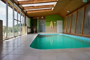 vnitřní bazén je vyhřívaný až na teplotu 27°C a je v provozu celoročně 