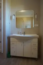 koupelna v přízemí - umyvadlo