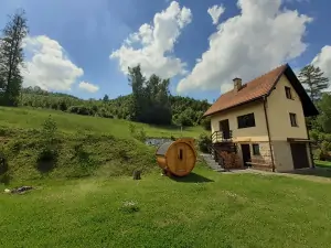 chata Malá Bystřice leží v malebné krajině Valašska