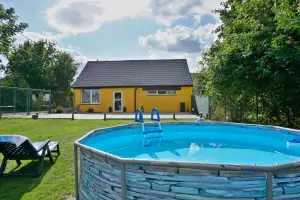 bazén na zahradě chalupy Kamenice u Jihlavy