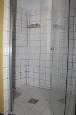 sprchový kout ve wellness místnosti