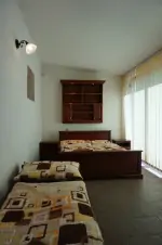 apartmán Pedros: ložnice s dvojlůžkem a lůžkem