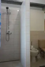 apartmán Jirka: koupelna se sprchovým koutem, umyvadlem, WC a bidetem