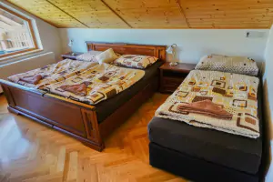 apartmán Vašek: ložnice s dvojlůžkem a lůžkem