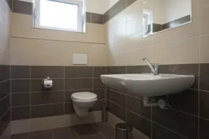 samostatné WC u 3-lůžkové a 4-lůžkové ložnice