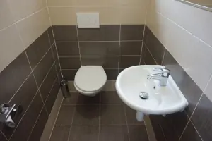 samostatné WC u 2-lůžkových ložnic