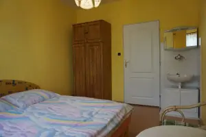 ložnice s dvojlůžkem