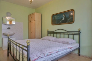 ložnice s dvojlůžkem