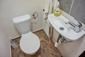 samostatné WC u sauny