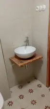 umyvadlo v koupelně