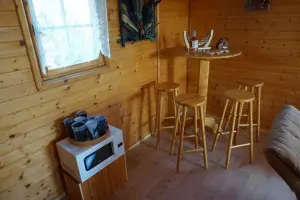 stolek a 4 židličky