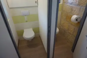 2 WC v koupelně