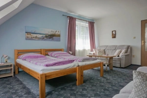 ložnice se 2 lůžky v podkroví