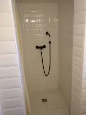 sprchový kout v koupelnlě