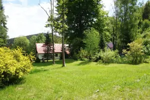 zahrada chalupy Jiřetín pod Bukovou