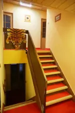 schody do suterénu a podkroví