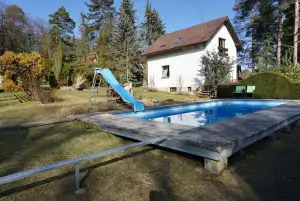 venkovní bazén s možností odsuvného zastřešení