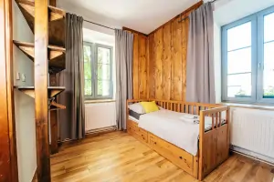 apartmán č. 1 - ložnice s dvojlůžkem a rozkládací postelí pro 2 osoby