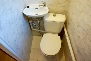 první patro - samostatné WC
