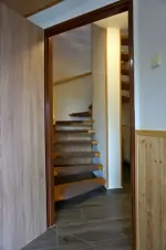 schody do prvního patra