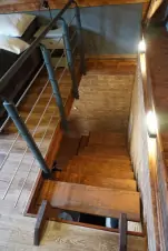 schody do podkroví apartmánu