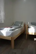 ložnice se dvěma lůžky v přízemí