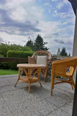 ratanový nábytek k posezení na terase