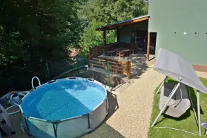 u chaty Vranov nad Dyjí je k dispozici nadzemní bazén