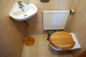 první patro - samostatné WC