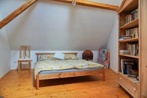 ložnice s dvojlůžkem