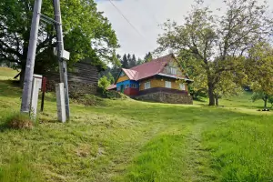 chalupa Velké Karlovice leží na překrásném místě zcela na samostě ve stráni v lese