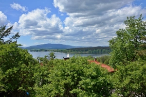 výhled z terasy na přehradu Lipno